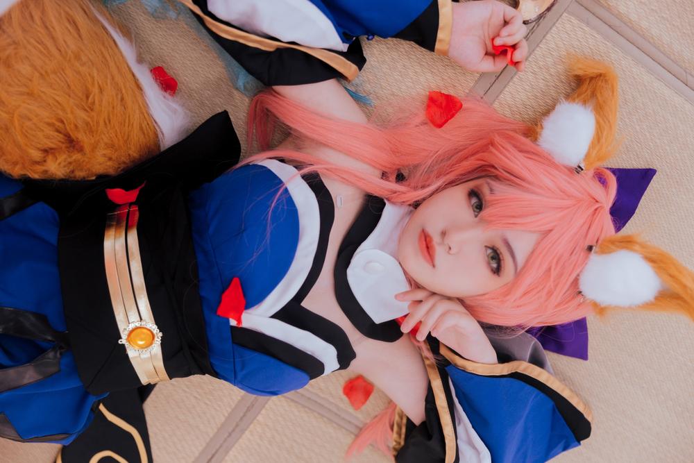 开运体育平台官方网站-好莱坞影星裘德·洛上海 “弹钢琴”(图1) 开运(中国)